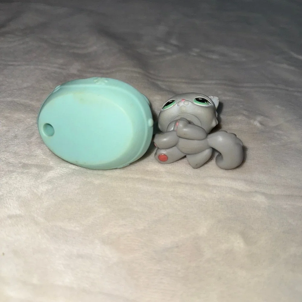 Littlest‎ Pet Shop Grey Persian Cat w shower